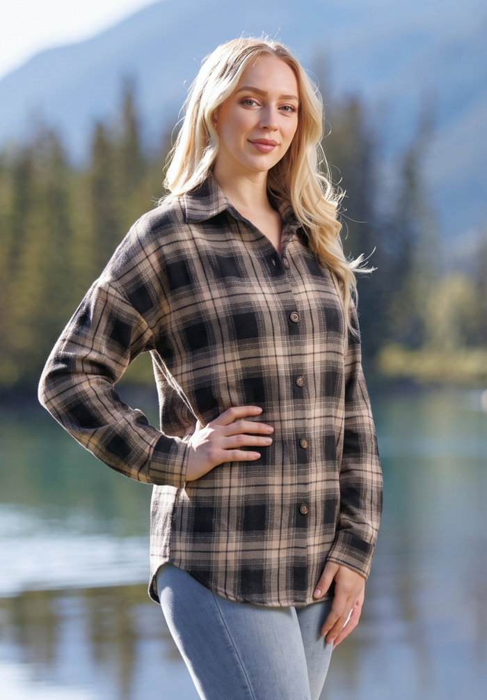 599/ Oversized Woman's Flannel Shirt in Camel