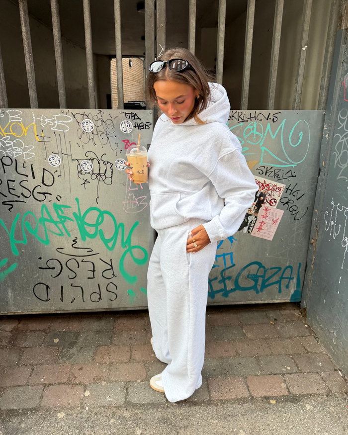 BAGGY SWEATPANTS - LIGHT GREY