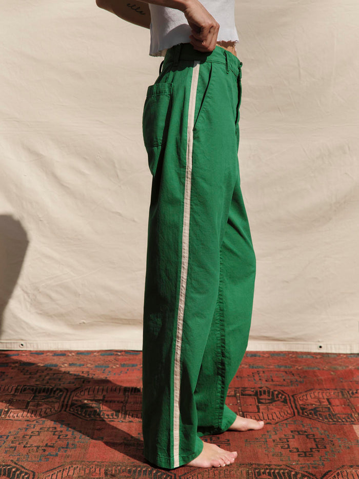 Gray baker striped trouser in kelly green