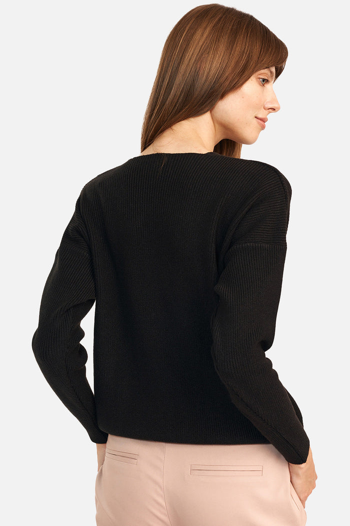 Black sweater with a free cut - Black