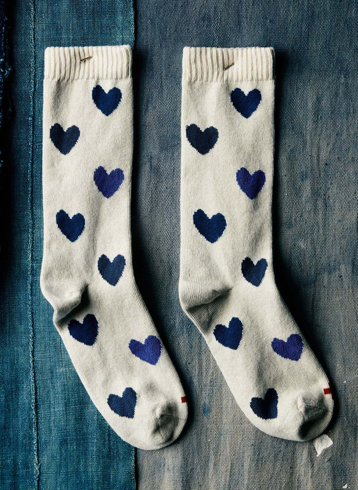 Light Gray blue heart sock in natural