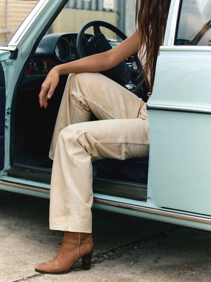 Black buckleback jean in ojai