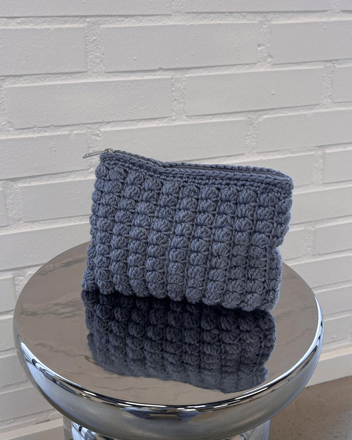 CROCHET CLUTCH - GREY