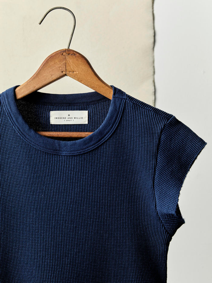 Black cut sleeve thermal in navy