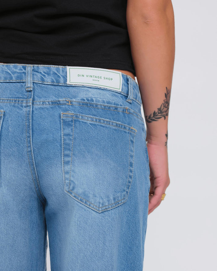 ESTHER JEANS - LIGHT BLUE