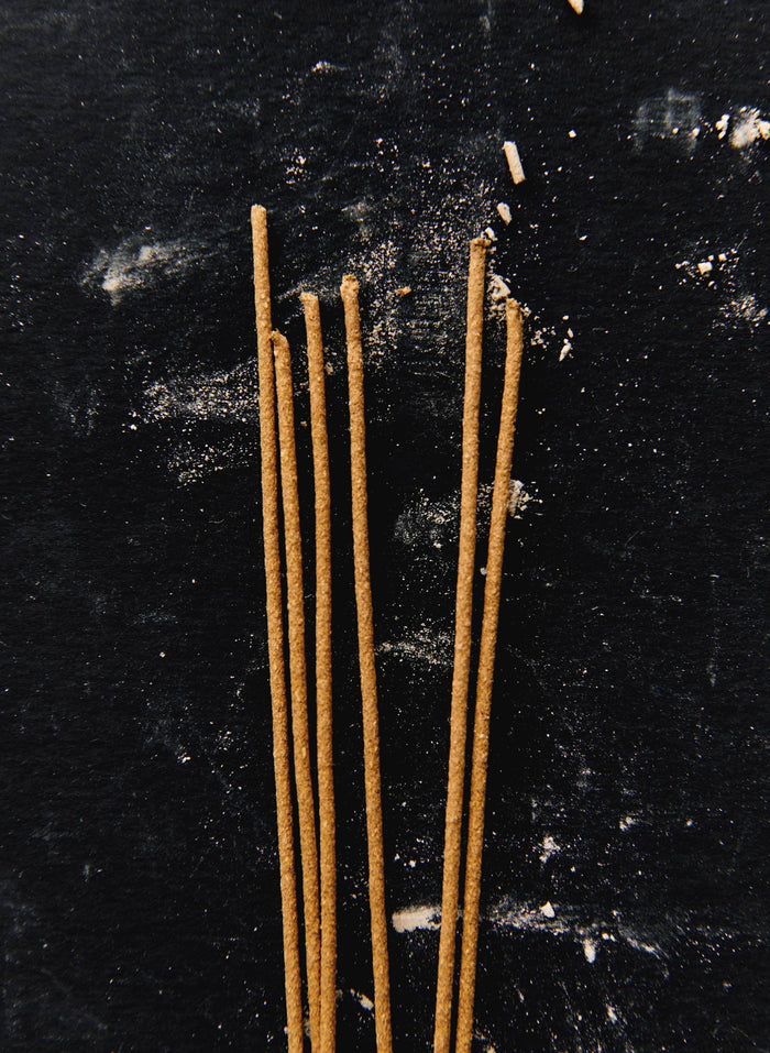 Black incausa fine tibetan incense