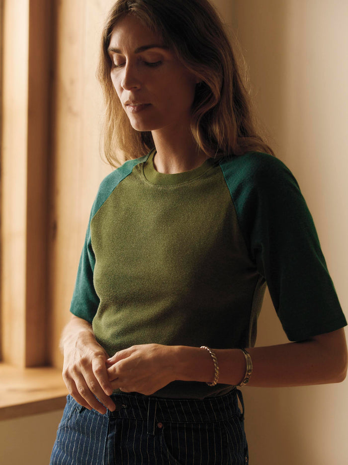 Black knit raglan crew in olive