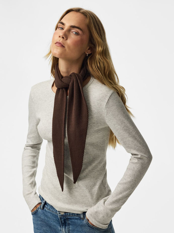 KOMMA TRIANGLE SCARF - HOT FUDGE - Dinvintageshop
