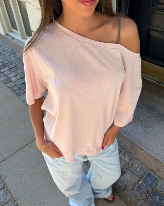 LIVA OFF-THE-SHOULDER TOP - BLUSH PINK