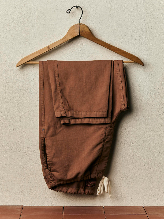 Gray lounge pant in field brown
