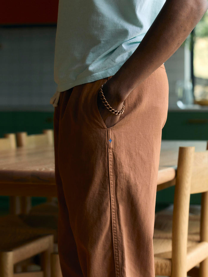 Black lounge pant in field brown