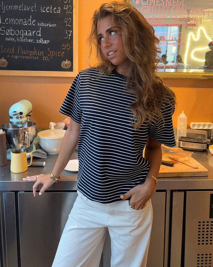 LYKKE STRIPE TEE - NAVY/WHITE