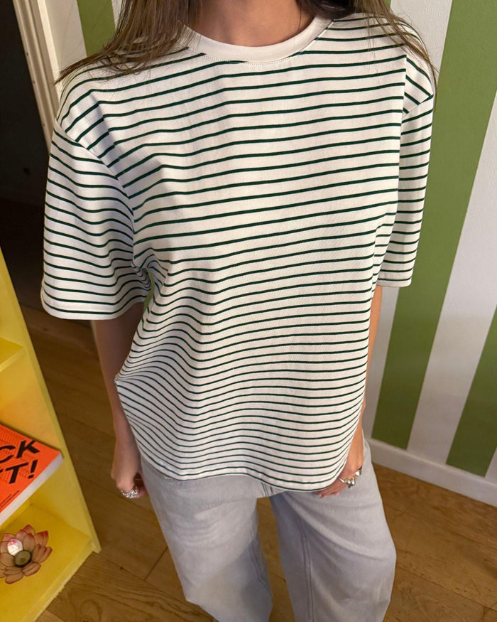 LYKKE STRIPE TEE - WHITE/GREEN