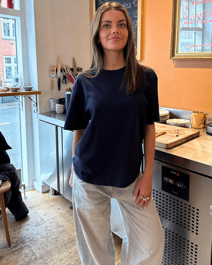 LYKKE TEE - NAVY