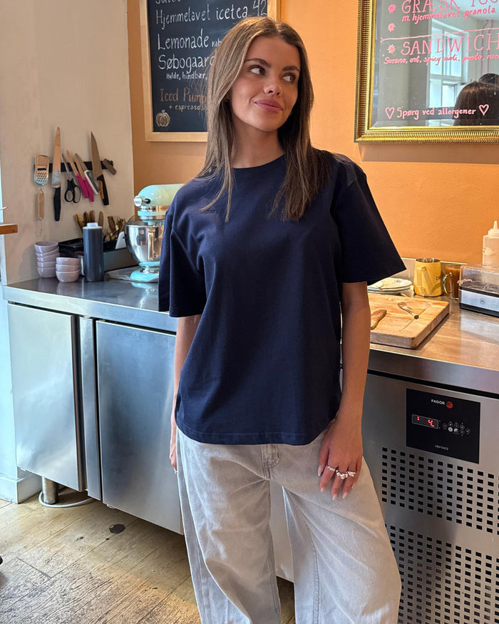 LYKKE TEE - NAVY