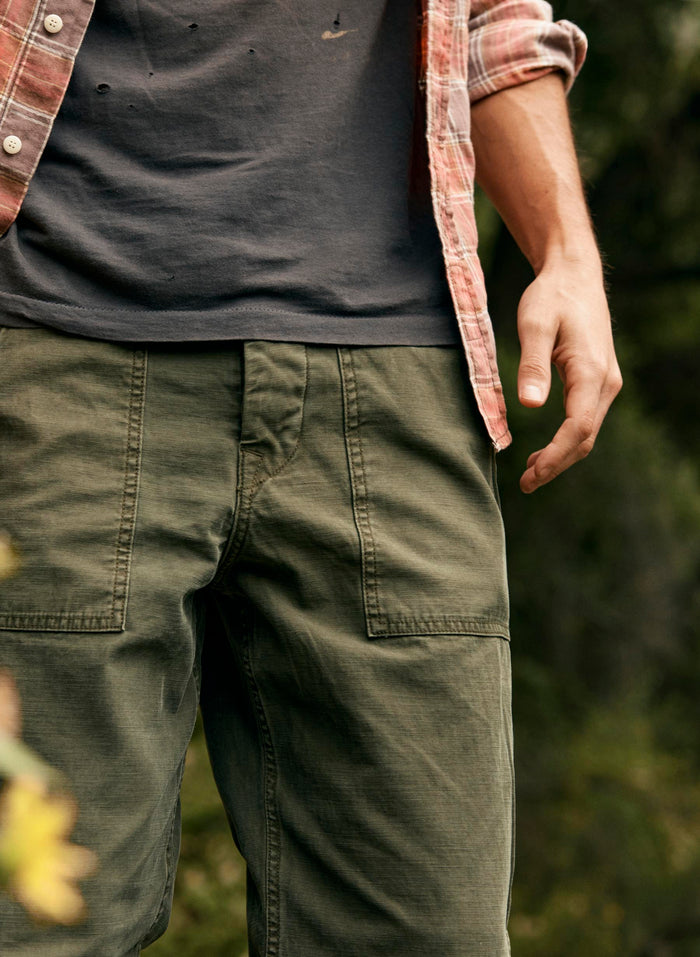 Black oliver military trouser in olive