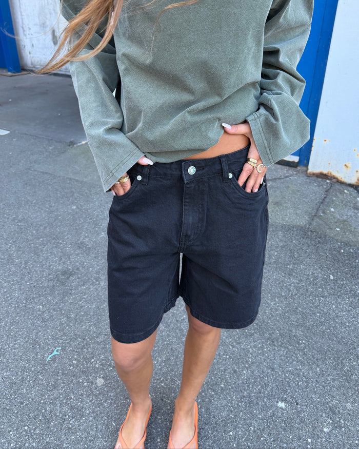 OLIVIA JORTS - BLACK