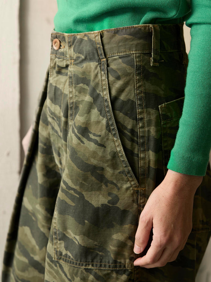 Black service trouser in brushstroke camo