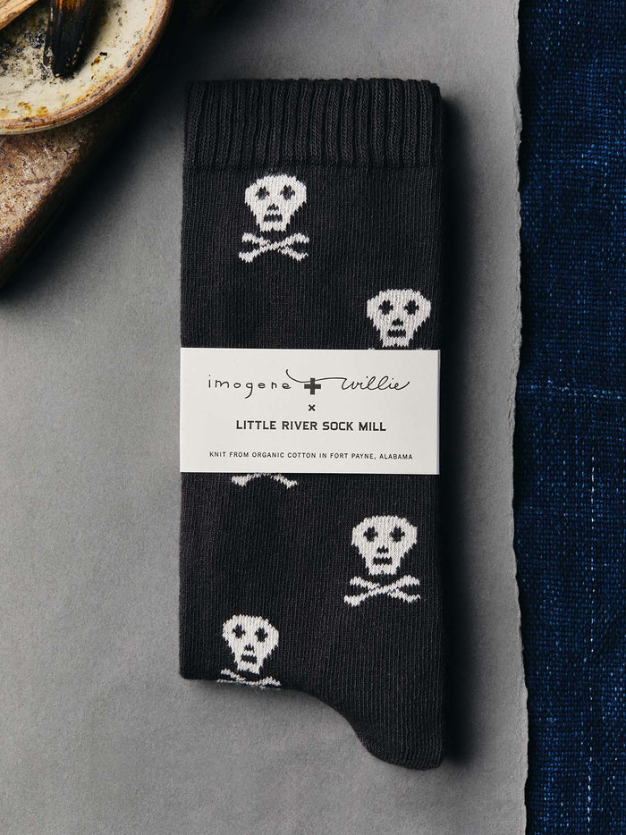 Black skull sock in charcoal