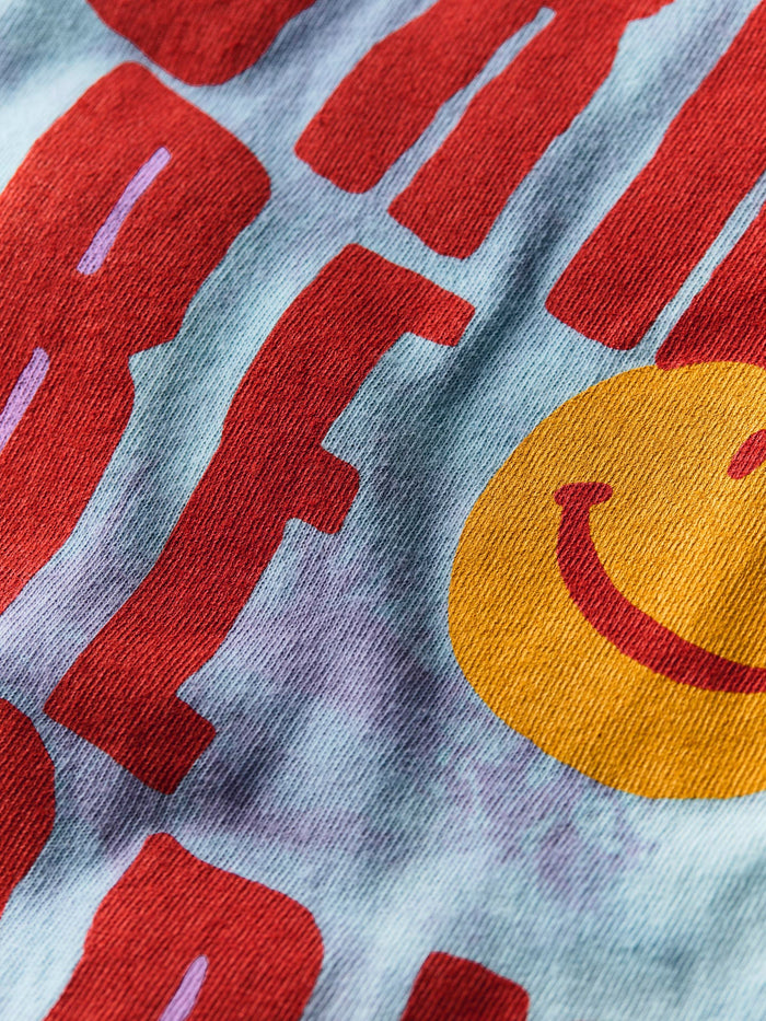Brown the "be happy" tee