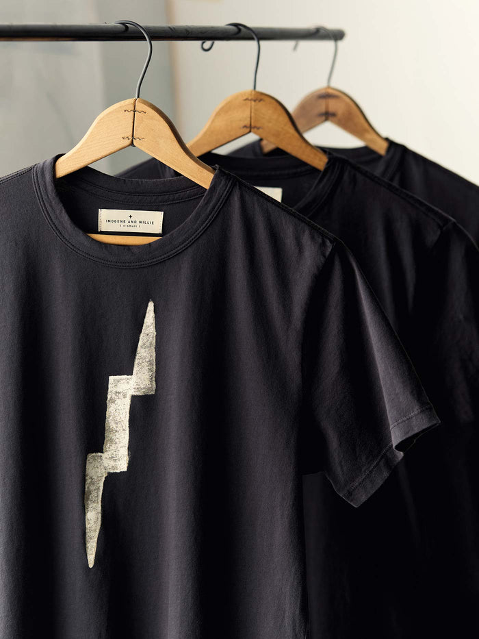 Gray the "bolt" tee in black