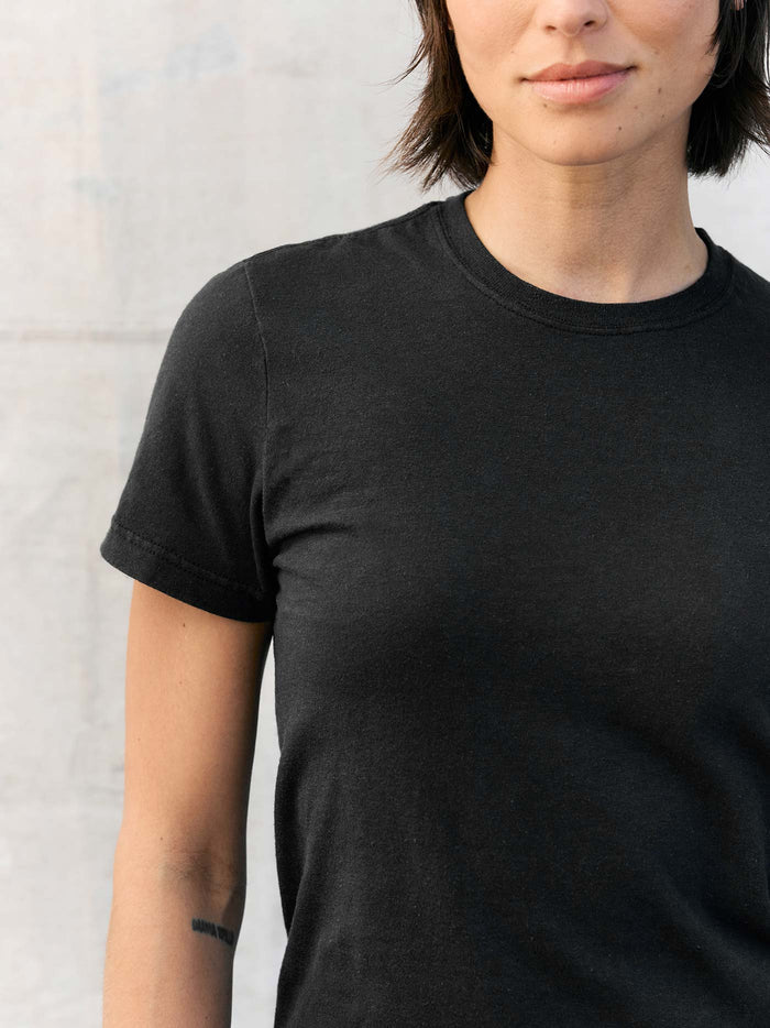 Black the cotton project tee in faded black
