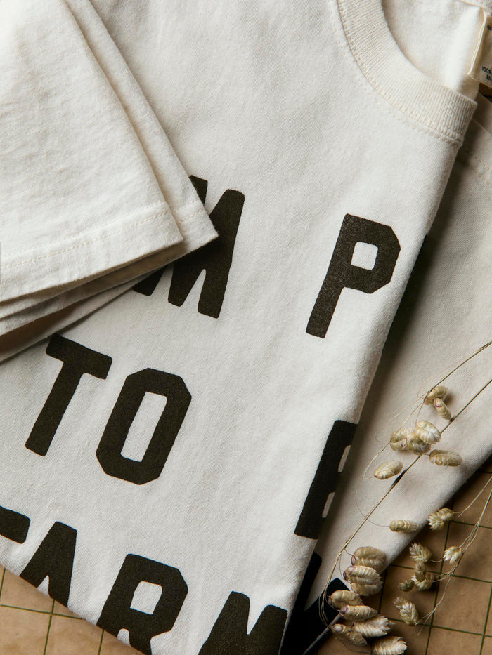 Gray the "farmer's friend" tee