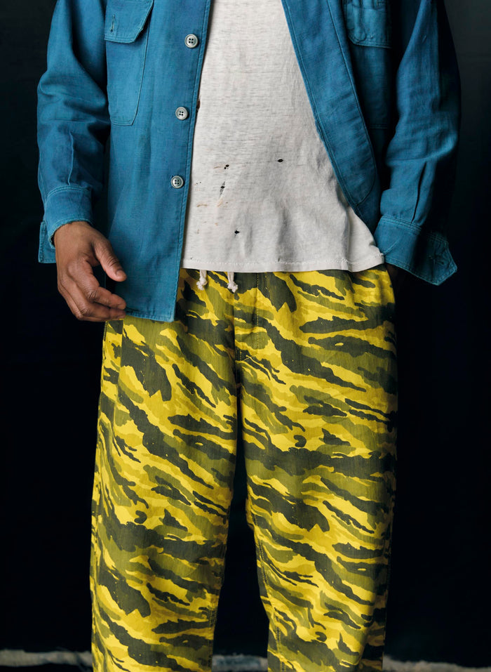 Black the lounge pant in brushstroke camo