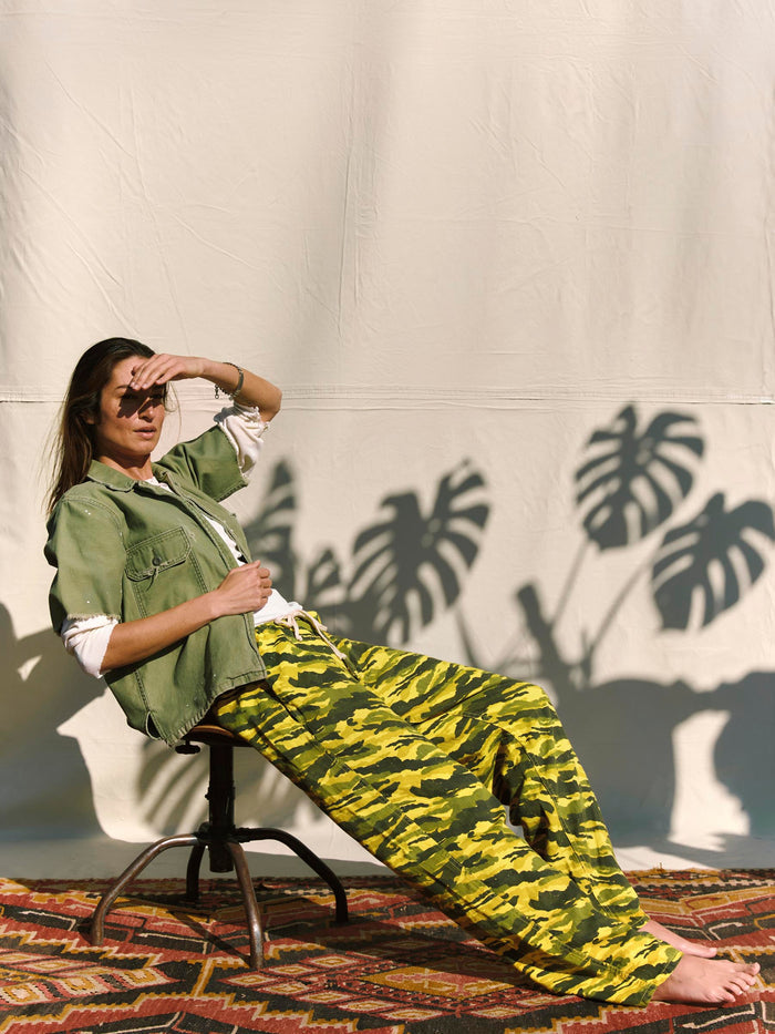 Light Gray the lounge pant in brushstroke camo