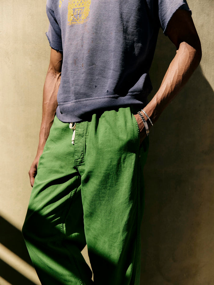 Black the lounge pant in fern green