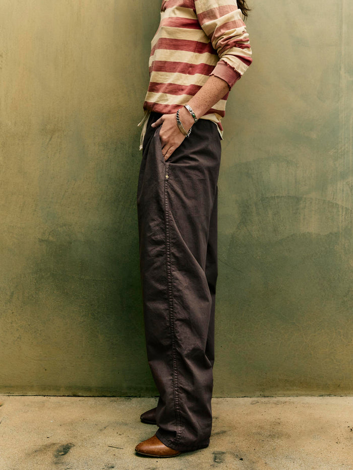 Dark Olive Green the lounge pant in umber poplin