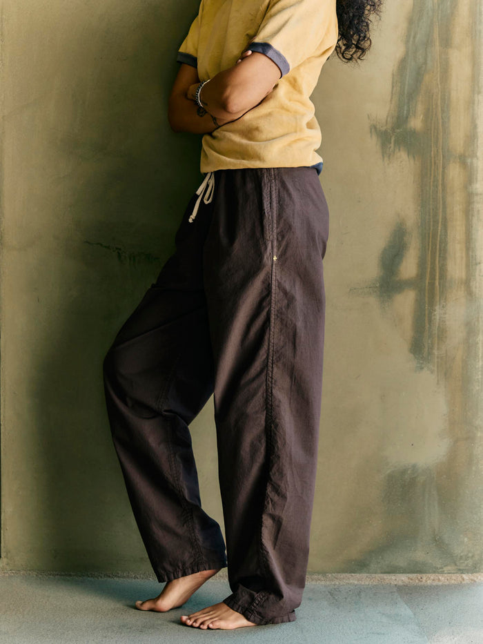 Rosy Brown the lounge pant in umber poplin