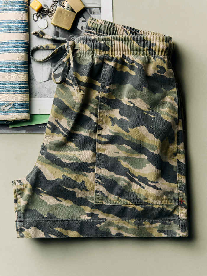 Gray the lounge short in brushstroke camo