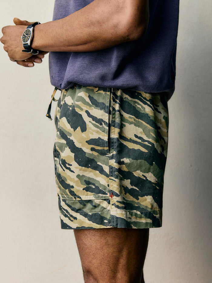 Light Gray the lounge short in brushstroke camo