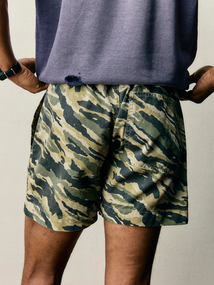 Light Gray the lounge short in brushstroke camo
