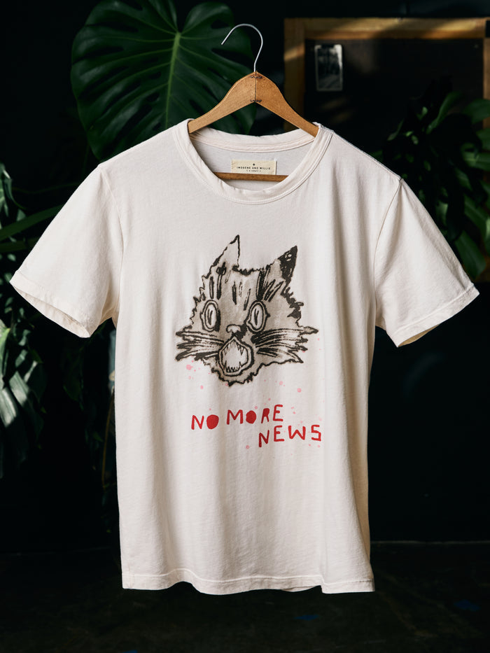 Gray the "no more news" tee