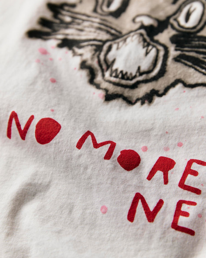Gray the "no more news" tee