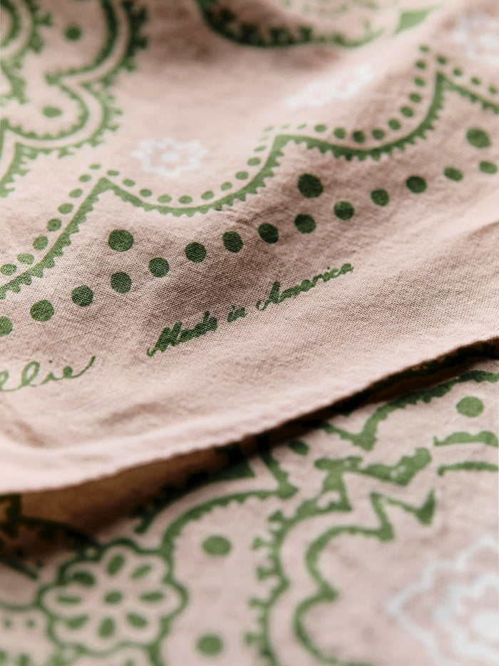 Gray the "pink stone" bandana