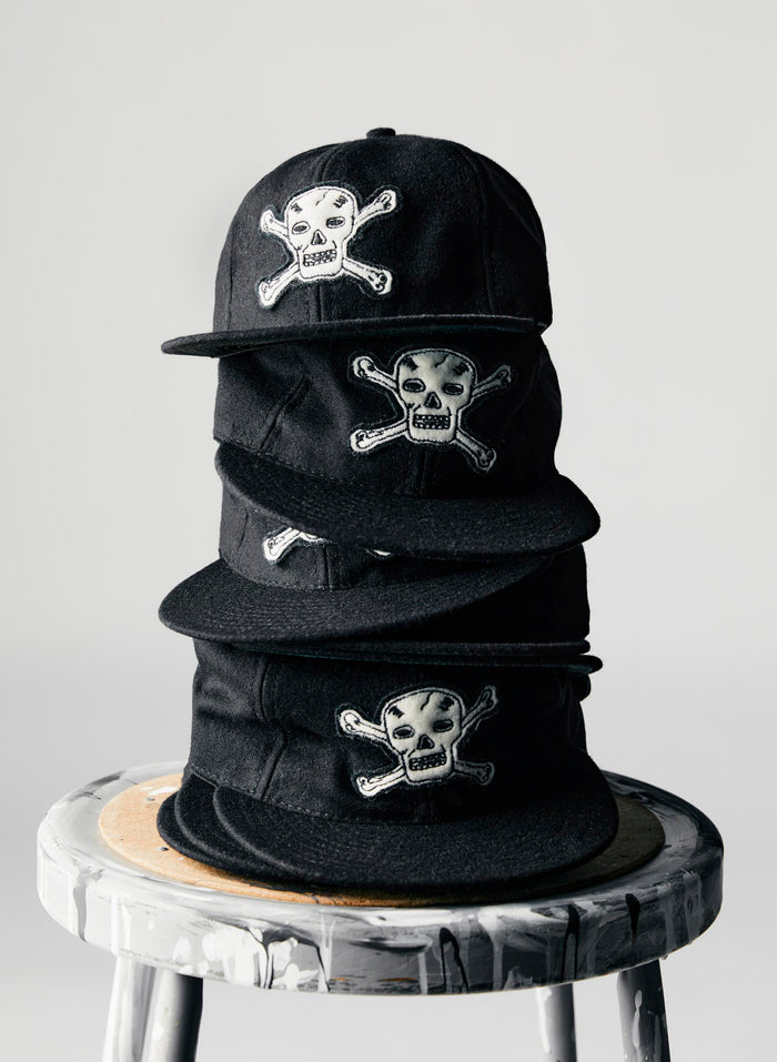 Light Gray the wool "hellcats" cap in black