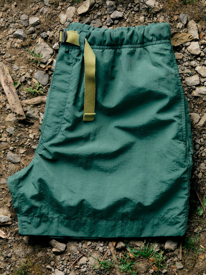Slate Gray trail short in forest green
